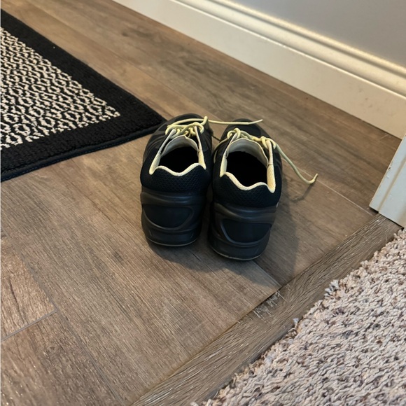 Ladies ECCO Performance size 37, Black - Picture 3 of 6